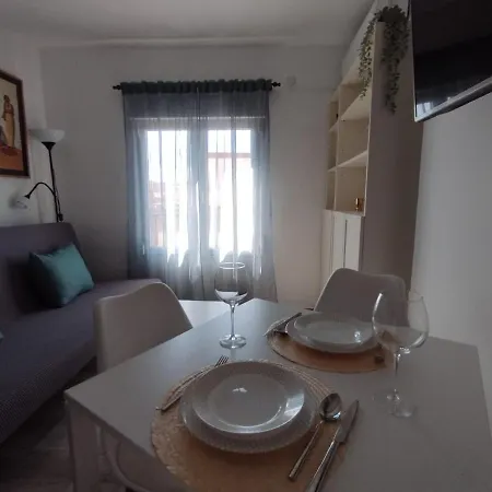 Apartamento Victoria Plaza Apartment *